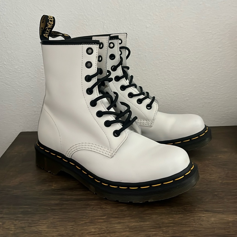 Dr Martens 1460 Pascal Boots size 7 white